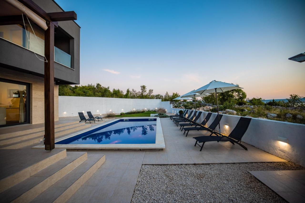 Villa Royal Promons - Heated Pool Starigrad Paklenica Exterior foto